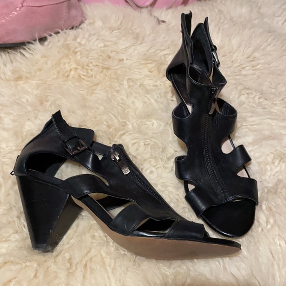 Vince Camuto leather gladiator shoes - Picture 1 of 14